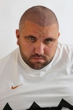 Vincenzo Fabricino interpreta Pitbull