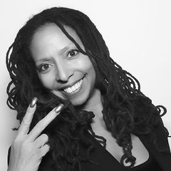 Rainell Saunders interpreta Bridesmaid