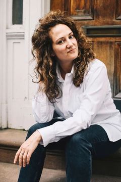 Jacqueline Novak interpreta Stacy Dunn