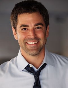 Jason Pace interpreta Additional Voices (voice)