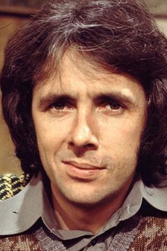 Richard O'Sullivan interpreta Pierre (uncredited)