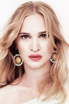 Vera Vitali interpreta Sally