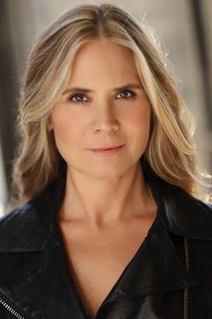 Susan Wood interpreta Cathy Stevens