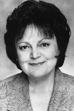 Diana Bellamy interpreta Nurse