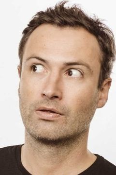 Damien Gillard interpreta Médius / Brute romaine / Romain (voice)