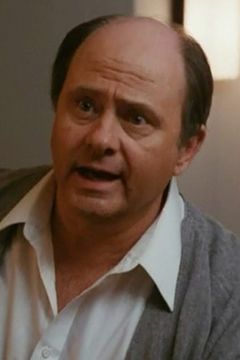 Ben Slack interpreta Suitcase Man