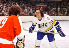 Jeff Carlson interpreta Jeff Hanson