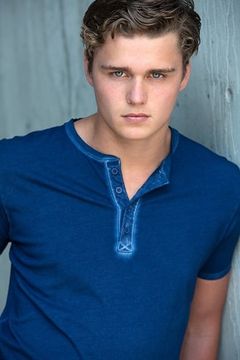 Ty Wood interpreta Beau