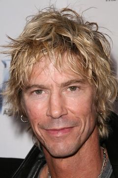 Duff McKagan interpreta Musician at Funeral (uncredited)