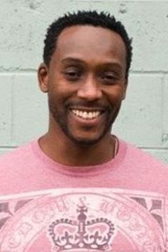 Sylvesta Stuart interpreta Destruction Firefighter