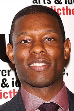 Korey Jackson interpreta Young Alex