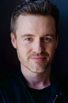 Jamie Thomas King interpreta David Roberts