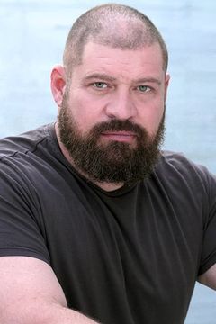 Brad William Henke interpreta Uncle Frank (uncredited) (unconfirmed)