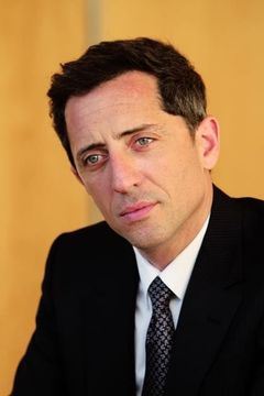 Gad Elmaleh interpreta Xavier