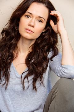 Christie Burson interpreta Eliza