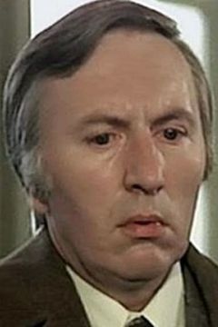 Paul Le Person interpreta Kommissar