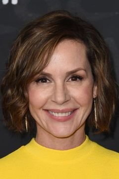Embeth Davidtz interpreta Sheila