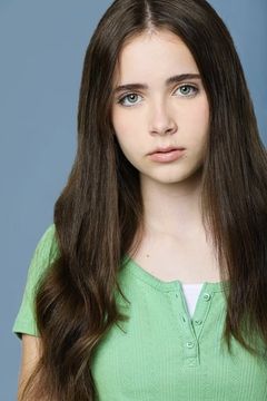 Amber Leanne Rothberg interpreta Young Meg (uncredited)