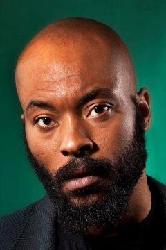 Arinzé Kene interpreta Auror 6