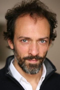 Corrado Invernizzi interpreta Judge Pietro Calogero