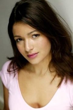 Coralie Rose interpreta Denny