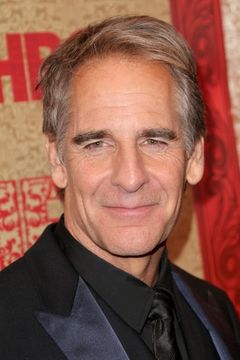 Scott Bakula interpreta Dwayne Pride