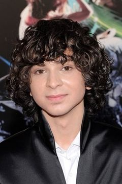 Adam G. Sevani interpreta Moose