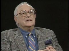 Peter Stone interpreta Man in Elevator / Marine (voice) (uncredited)