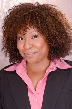 Nikea Gamby-Turner interpreta Shanae