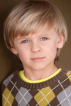 Hudson West interpreta Additional Kids Voices (voice)