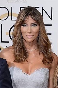 Jennifer Flavin interpreta Delivery Girl