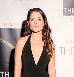Morgan Bradley interpreta Emma
