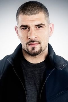 Leo Ajkic interpreta Radovan