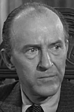 Alexander Lockwood interpreta Judge Anson B. Flynn (uncredited)