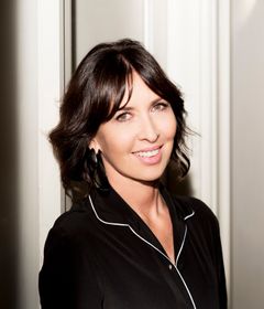 Raffaella Leone interpreta Self