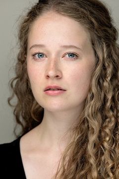 Andrea Alma Øst Birkkjær interpreta Skuespillerelev Kitty Hansen