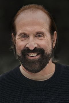 Peter Stormare interpreta Slide