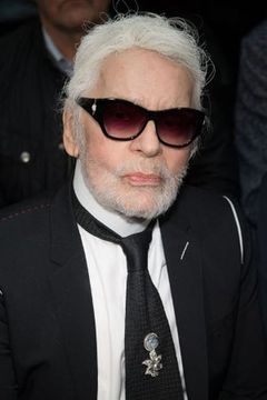 Karl Lagerfeld interpreta Karl Lagerfeld