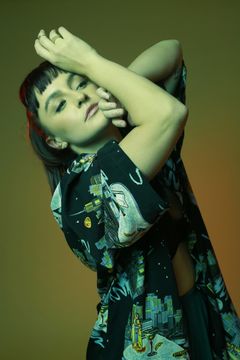 Monika Felice Smith interpreta Gymnast (uncredited)