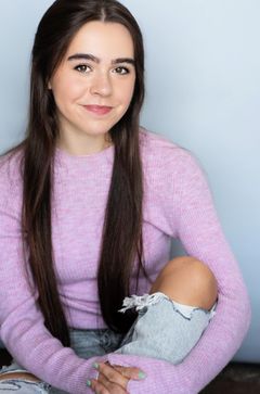 Ava Bianchi interpreta Maxine
