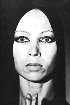Inga Alexandrova interpreta Irina
