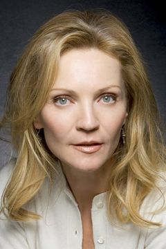 Joan Allen interpreta Elena Hood