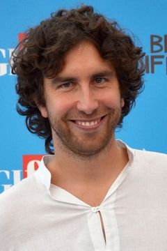 Nicola Campiotti interpreta Gustavo