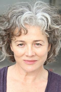 Sarah Peirse interpreta Hilda Blanca