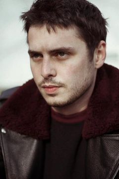 Gauthier Battoue interpreta Manu