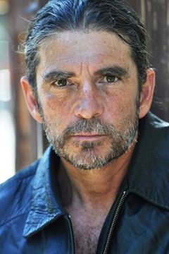 David Castro interpreta Airport Security