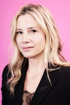 Mira Sorvino interpreta Susan Lemarqe
