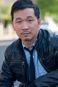 Eddie Mui interpreta Billy Moony