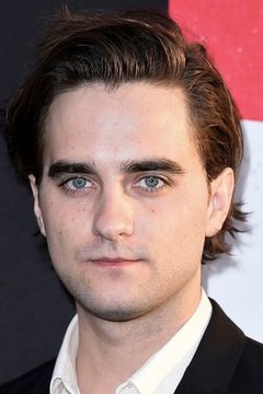 Landon Liboiron interpreta Carter