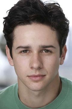 Brett Lapeyrouse interpreta Young Chucky